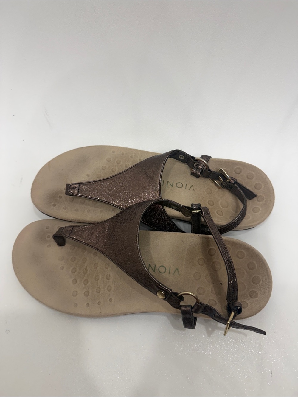 Vionic Kirra Metalic bronze leather thong sandals size 9